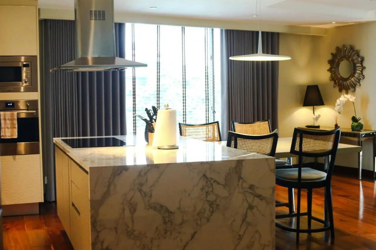 Poblacion Penthouse Suite With Private Roofdeck Manila