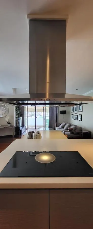 Poblacion Penthouse Suite With Private Roofdeck Manila Apartment