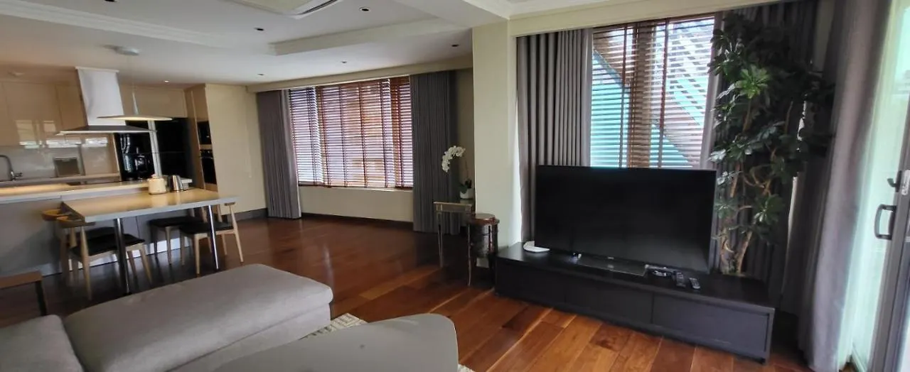 Poblacion Penthouse Suite With Private Roofdeck Manila Philippines