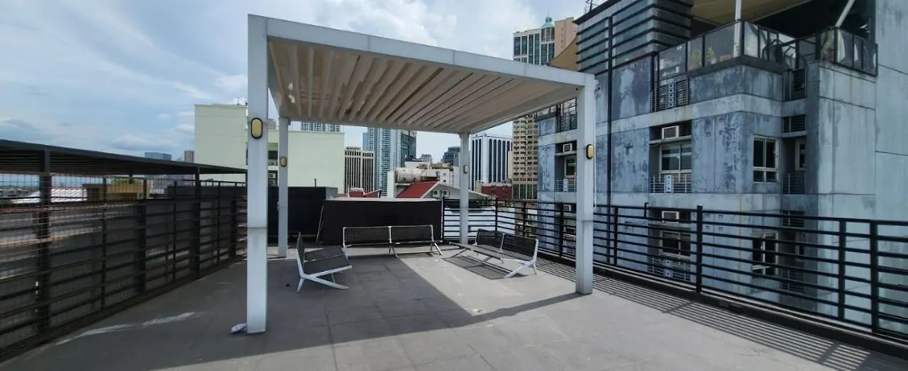 Poblacion Penthouse Suite With Private Roofdeck Manila Apartment